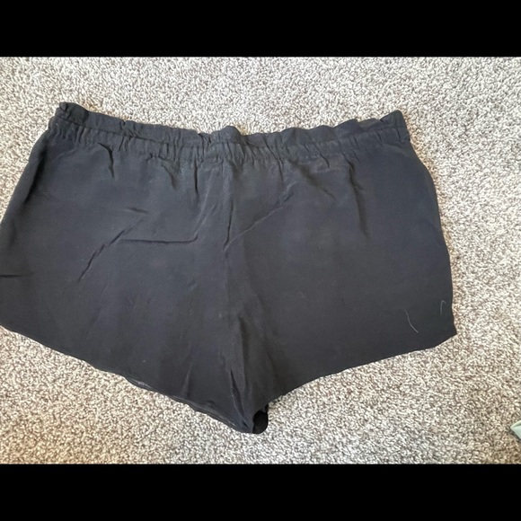 Wilfred Shorts - Picture 2 of 3